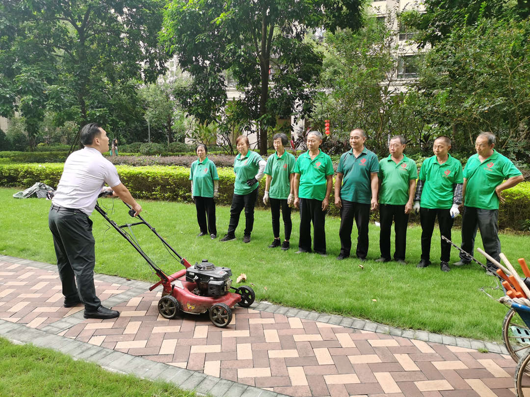 怡轩园林绿化公司对绿化养护工人进行上岗前的培训