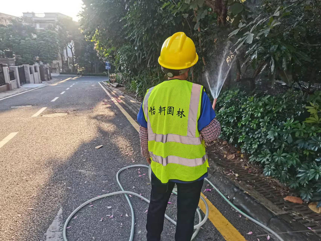 园林绿化养护日常浇水